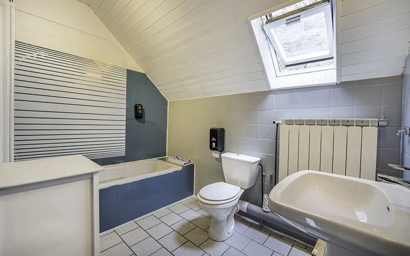 Salle de bain commune ou privative